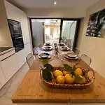 L Ecrin De Gambetta - Maison Cosy Intra-muros Avec Parking Inclus * Aigues-Mortes