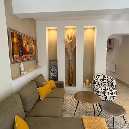 L Ecrin De Gambetta - Maison Cosy Intra-muros Avec Parking Inclus Aigues-Mortes