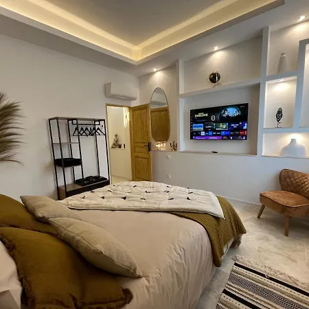 Prázdninový dům L Ecrin De Gambetta - Maison Cosy Intra-muros Avec Parking Inclus Aigues-Mortes