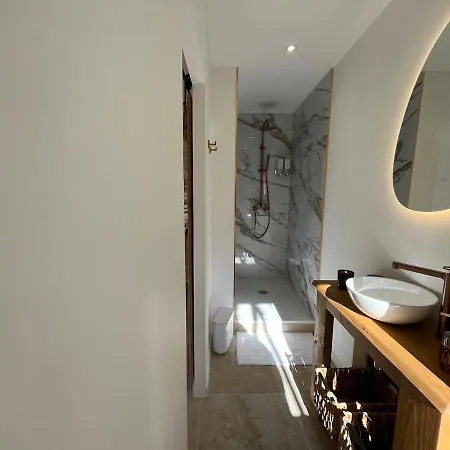 L Ecrin De Gambetta - Maison Cosy Intra-muros Avec Parking Inclus * Aigues-Mortes
