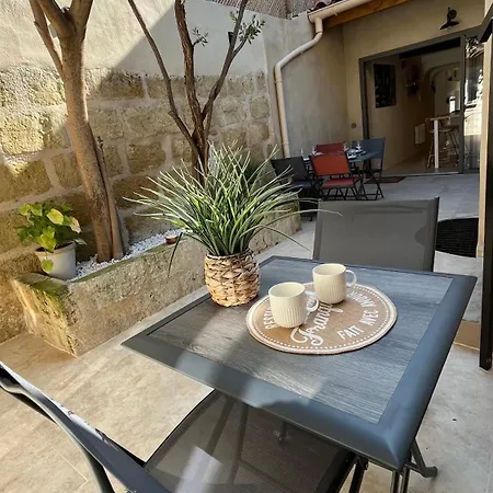 Prázdninový dům L Ecrin De Gambetta - Maison Cosy Intra-muros Avec Parking Inclus Aigues-Mortes