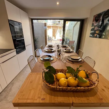 L Ecrin De Gambetta - Maison Cosy Intra-muros Avec Parking Inclus * Aigues-Mortes