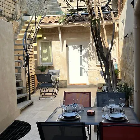 L Ecrin De Gambetta - Maison Cosy Intra-muros Avec Parking Inclus Aigues-Mortes