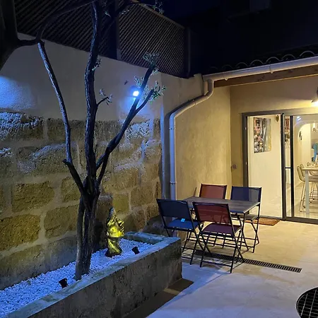 Prázdninový dům L Ecrin De Gambetta - Maison Cosy Intra-muros Avec Parking Inclus Aigues-Mortes
